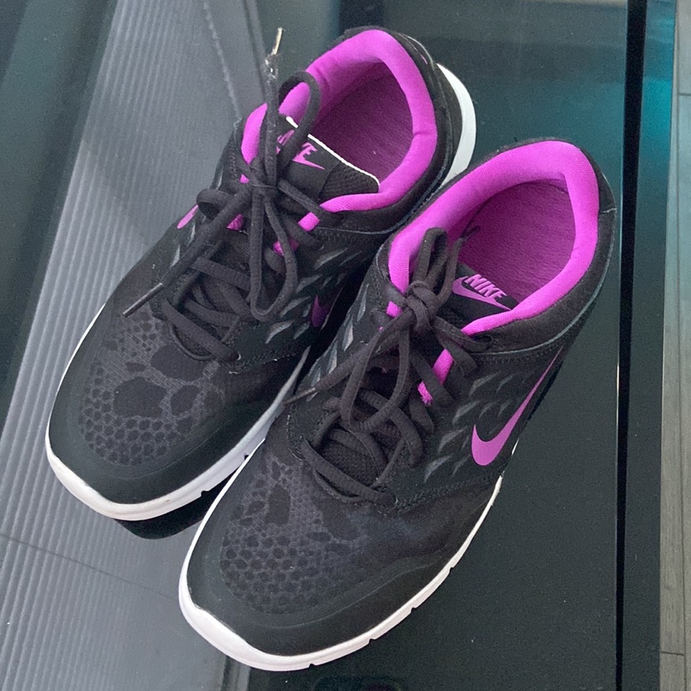NIKE ORIVE NM RUNNING SHOES